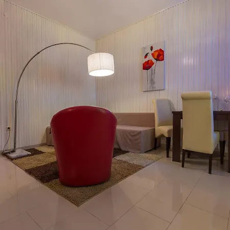 아파트 Reizendes Nur 700 Meter Zum Mit Meerblick, Pool, Bbq, Wifi 크리크베니카