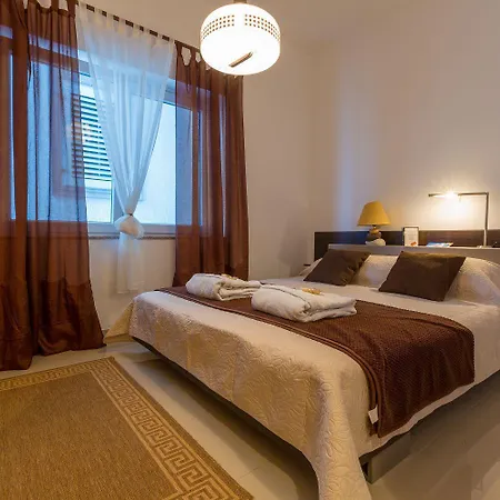 아파트 Reizendes Nur 700 Meter Zum Mit Meerblick, Pool, Bbq, Wifi *