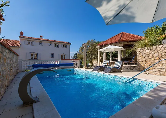 Reizendes Nur 700 Meter Zum Mit Meerblick, Pool, Bbq, Wifi Цриквеница