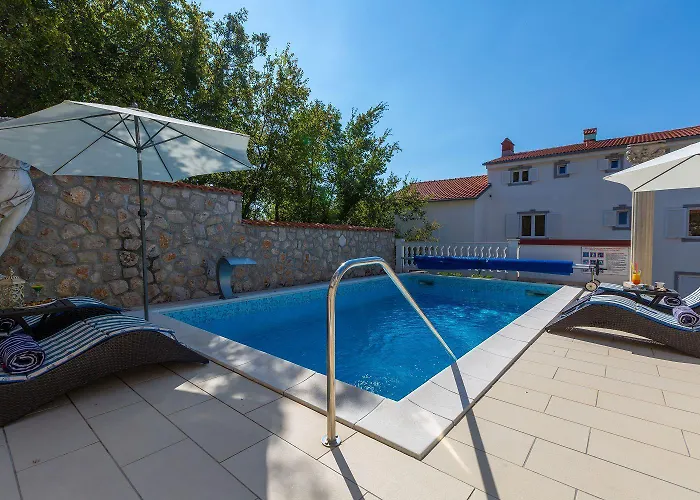 Апартаменты Reizendes Nur 700 Meter Zum Mit Meerblick, Pool, Bbq, Wifi *