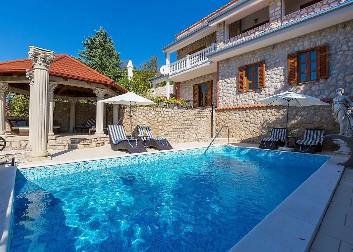 Reizendes Nur 700 Meter Zum Mit Meerblick, Pool, Bbq, Wifi Апартаменты
