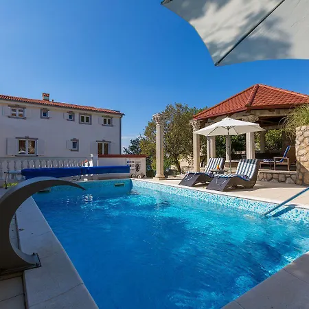 Reizendes Nur 700 Meter Zum Mit Meerblick, Pool, Bbq, Wifi Crikvenica