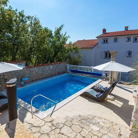 Reizendes Nur 700 Meter Zum Mit Meerblick, Pool, Bbq, Wifi Crikvenica
