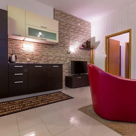 Reizendes Nur 700 Meter Zum Mit Meerblick, Pool, Bbq, Wifi Apartmán *