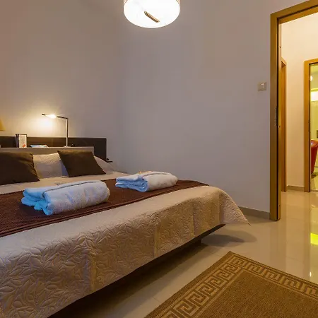 Reizendes Nur 700 Meter Zum Mit Meerblick, Pool, Bbq, Wifi Apartmán *